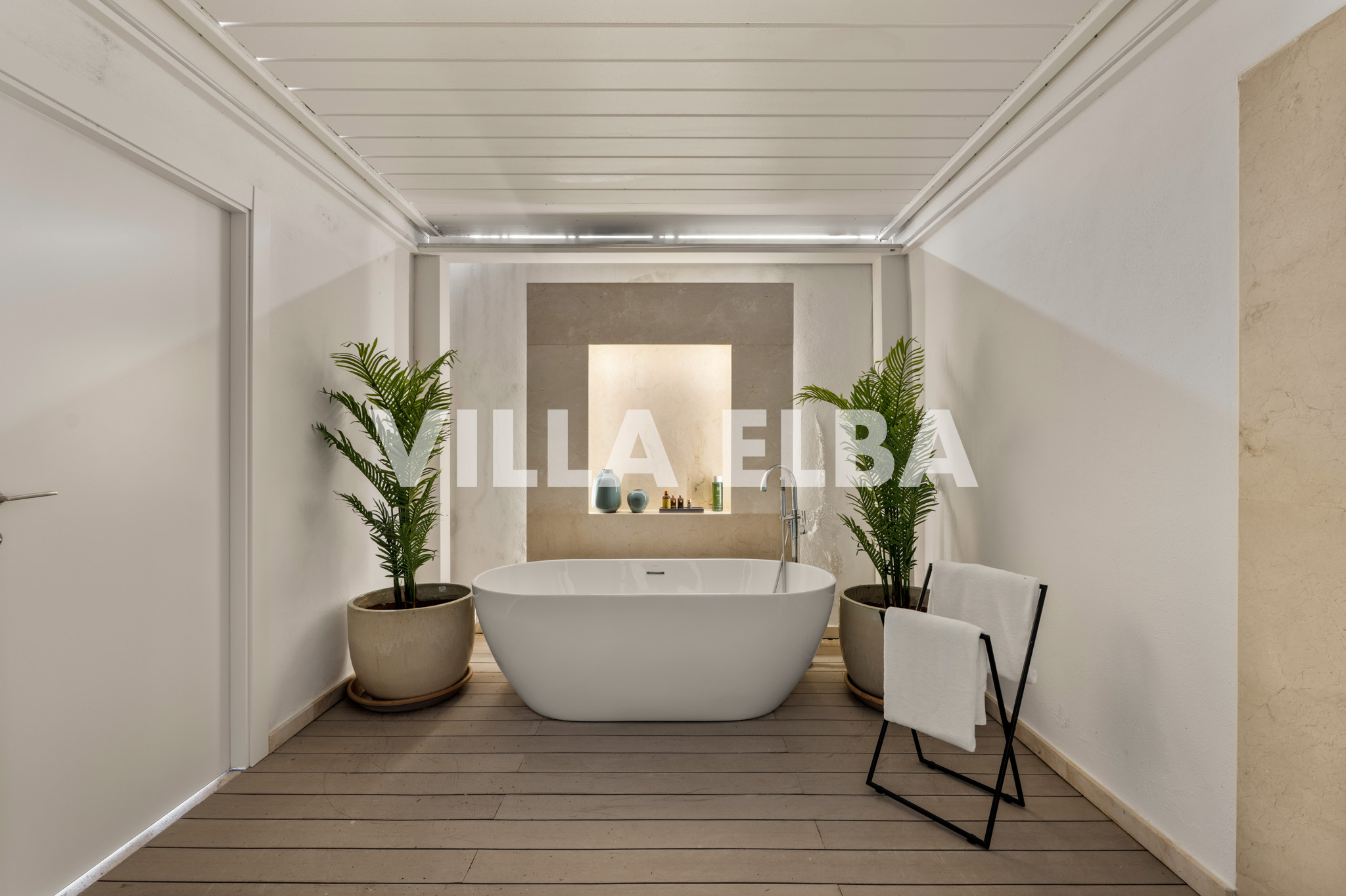 Frontline Golf Renovated Luxury Villa in Los Naranjos, Nueva Andalucía